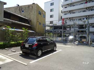 敷地内駐車場（屋外機械式と屋外平面式）