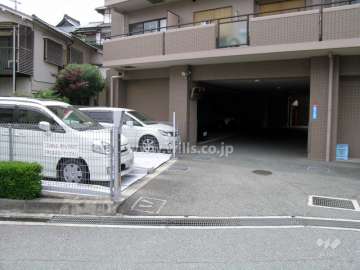敷地内の駐車場