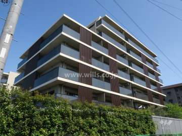 駐車場出入り口（ロボットゲート付き）