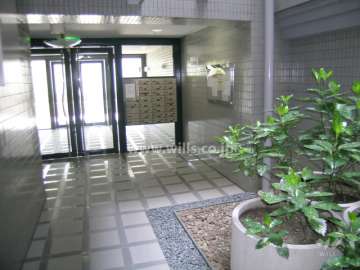 エントランスホール（オートロック付き）