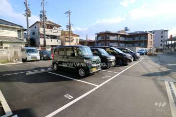 敷地内駐車場（屋外平面式）