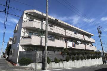 ネオハイツ名東A棟の外観（南西側から）