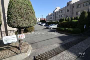 駐車場出入り口