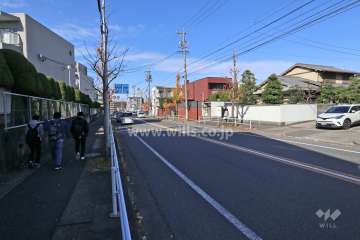 敷地東側の前面道路