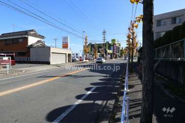 敷地東側前面道路