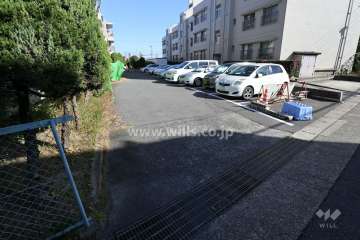 駐車場出入り口