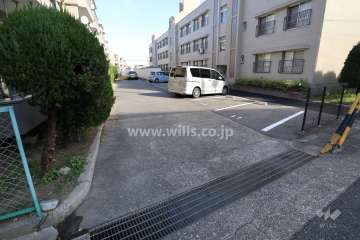 駐車場出入り口