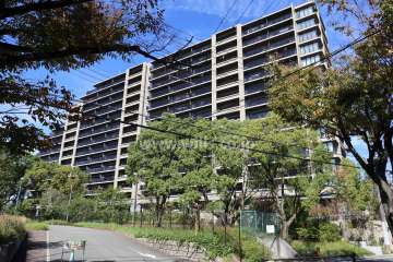 ファインシティ千里津雲台の外観(南東側から)