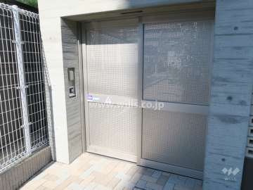 駐輪場の入口