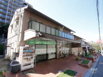 ローレルハイツ千里6号棟の外観（北東側から）