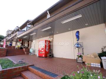 1階は全て店舗です。