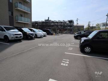 敷地内駐車場（屋外平面式）