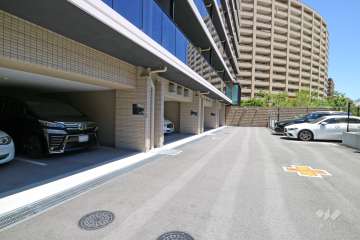 敷地内駐車場（屋外平面式・屋外平面式）