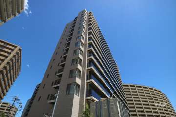 ザ・パークハウス宝塚の外観（南西側から）