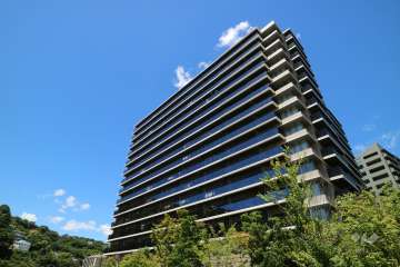 ザ・パークハウス宝塚の外観（南東側から）