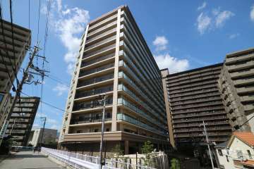 ウエリス宝塚の外観(南側から)