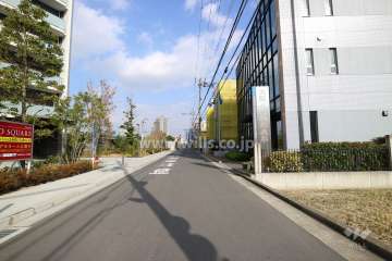 敷地の南東側前面道路