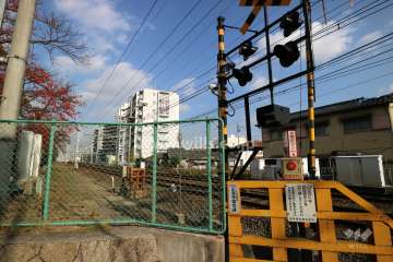 物件の近くには阪急電車が走っています。