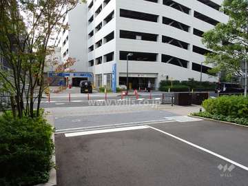 駐車場出入り口
