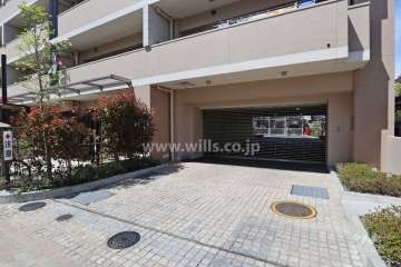 駐車場入り口(リングシャッター付き)