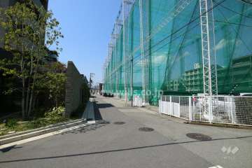 敷地北側の前面道路