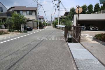 敷地北西側の前面道路
