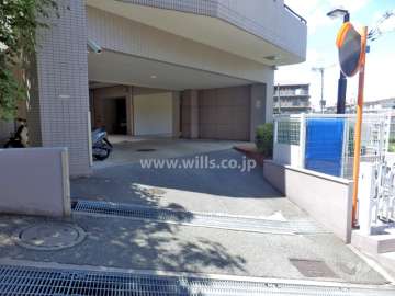 駐車場の出入り口