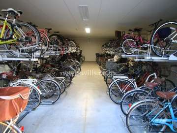 屋内に設けられた駐輪場