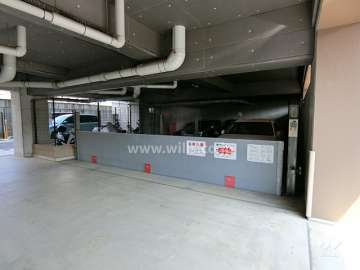 敷地内駐車場（屋内機械式）