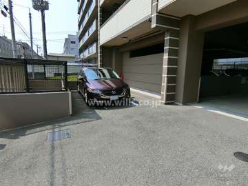 敷地内駐車場（屋外平面式）