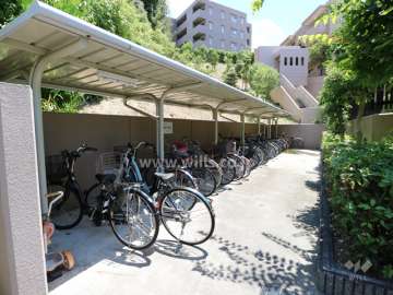 敷地北西側にある駐輪場