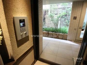 各エレベーターへ続く、専用のオートロックがあります。