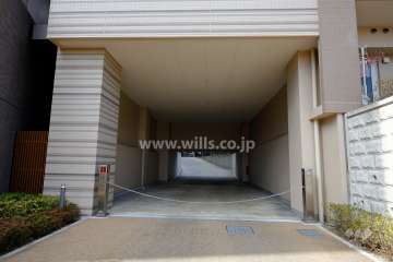 駐車場の出入り口（ロボットゲート付き）