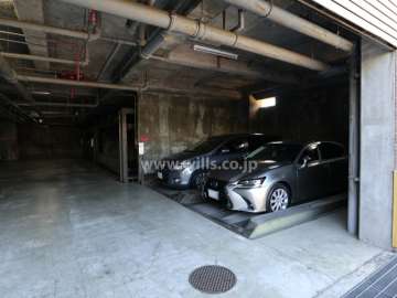 敷地内駐車場（屋内機械式）