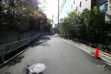デュオヒルズ西宮北口若山町の東側前面道路