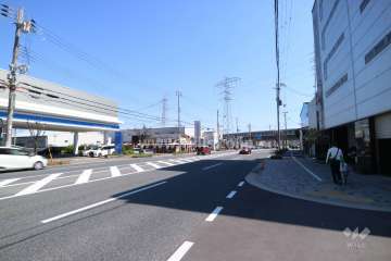 敷地東側の前面道路