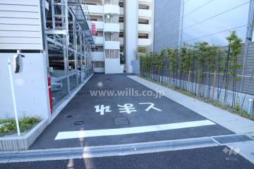 駐車場出入り口