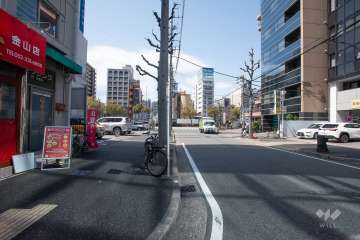 敷地北側の前面道路(東側から)