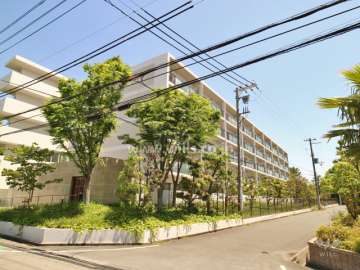 マージュ西宮一里山の外観(南西側から)
