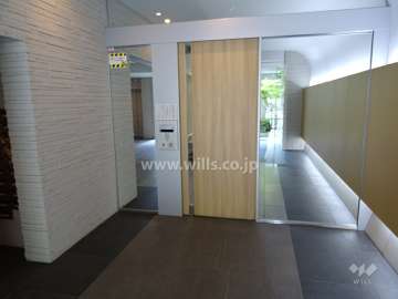 エントランスはオートロック付です