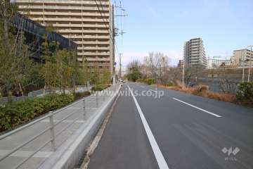 敷地東側前面道路