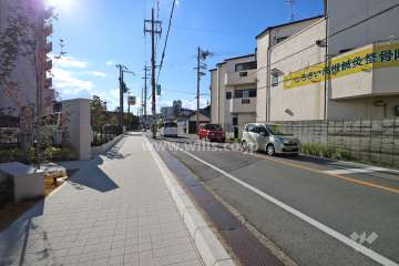 敷地北西側の前面道路