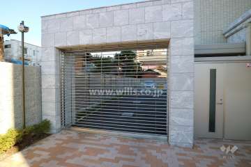 駐車場出入り口（リングシャッター付き）