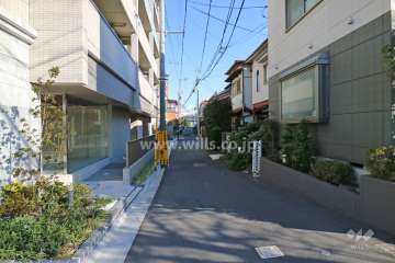 敷地南側の前面道路