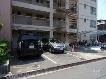 敷地内駐車場（屋外平面式）