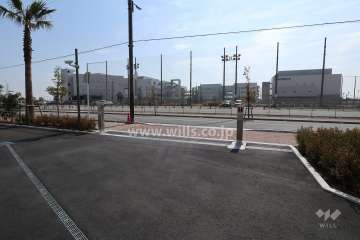駐車場出入り口