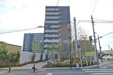 ウエリス相川駅前の外観（北側から）