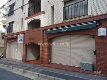 1階部分には店舗があります。