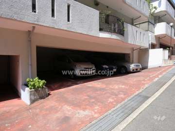 敷地内駐車場（屋内平面式）