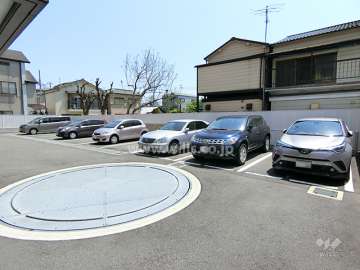 敷地内駐車場（屋外平面式）